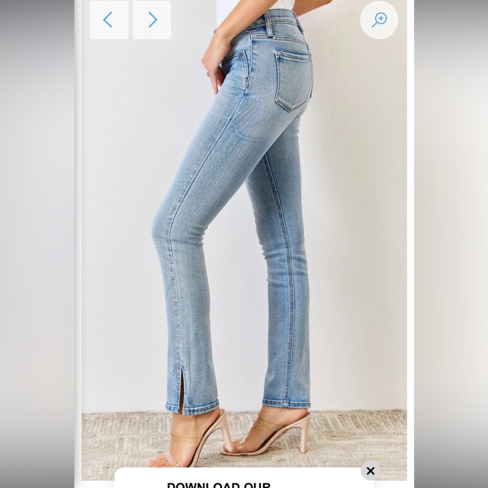 Kancan Y2K midrise split hem bootcut jeans.